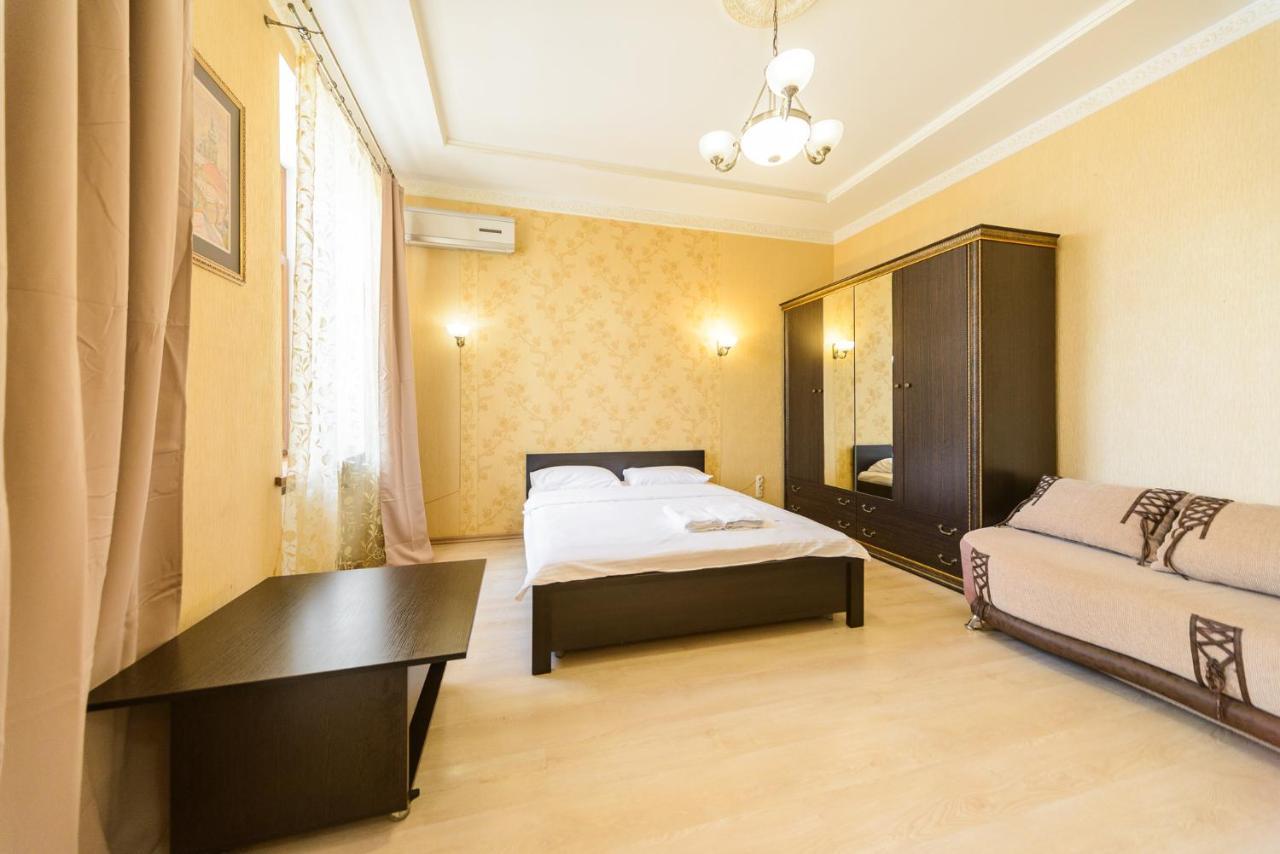 911 Apartments Antonovichа Kiev Eksteriør bilde
