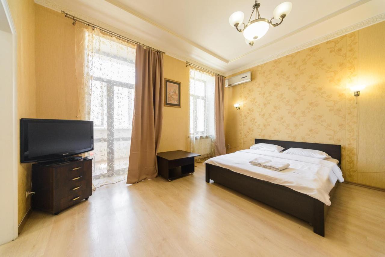 911 Apartments Antonovichа Kiev Eksteriør bilde