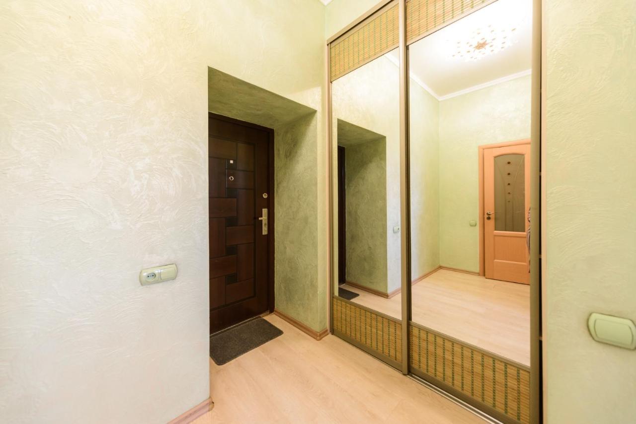 911 Apartments Antonovichа Kiev Eksteriør bilde