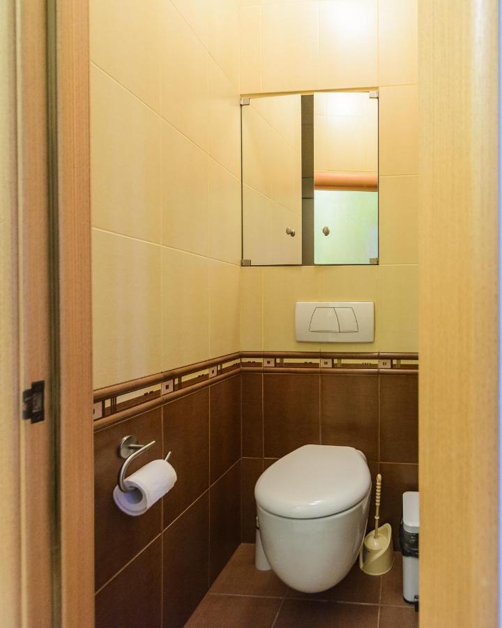 911 Apartments Antonovichа Kiev Eksteriør bilde