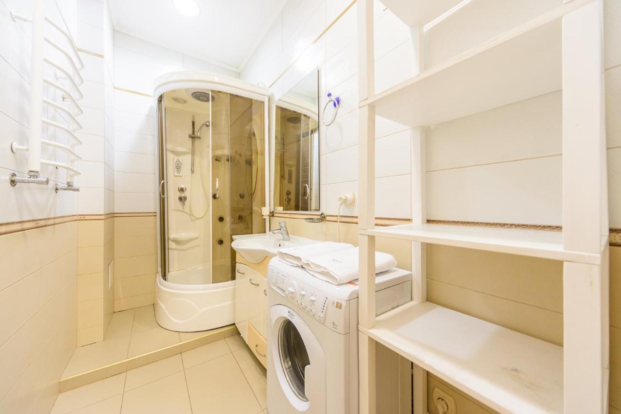911 Apartments Antonovichа Kiev Eksteriør bilde