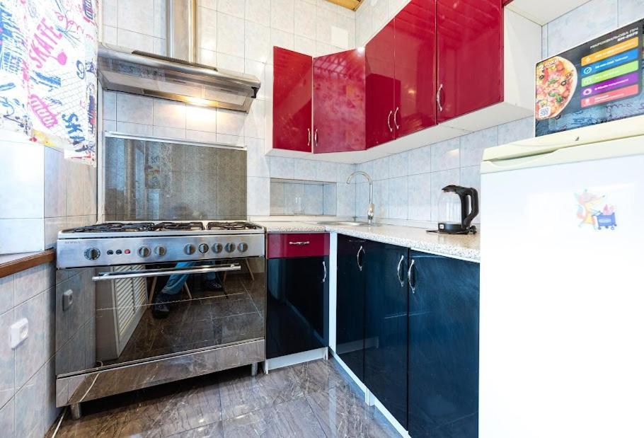 911 Apartments Antonovichа Kiev Eksteriør bilde