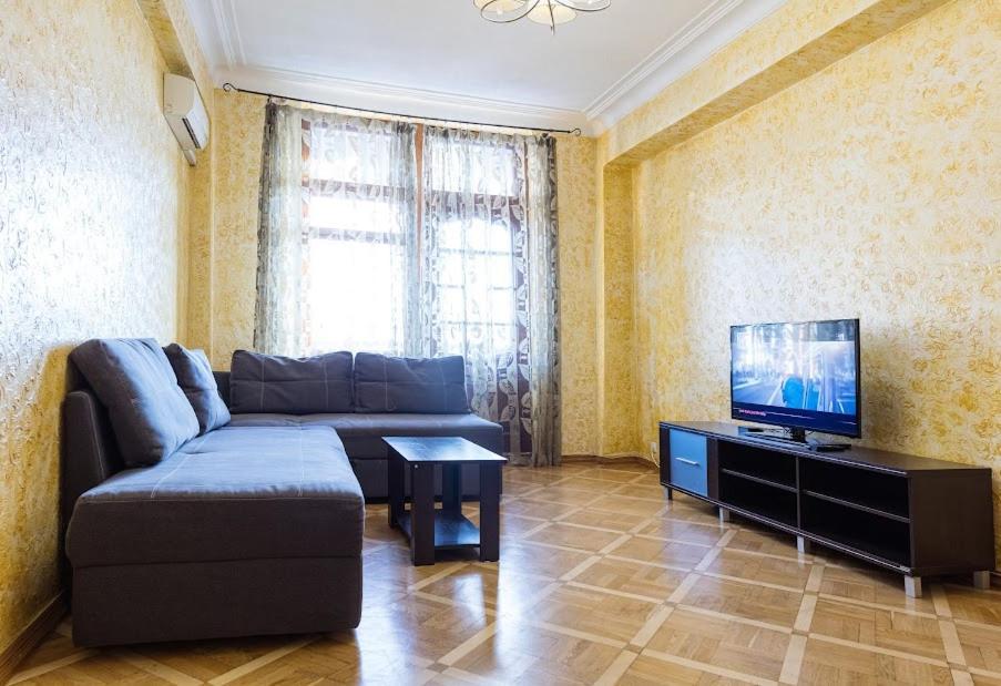 911 Apartments Antonovichа Kiev Eksteriør bilde