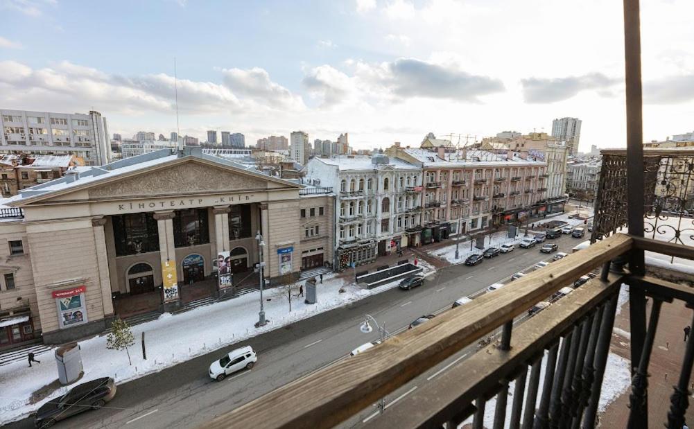 911 Apartments Antonovichа Kiev Eksteriør bilde