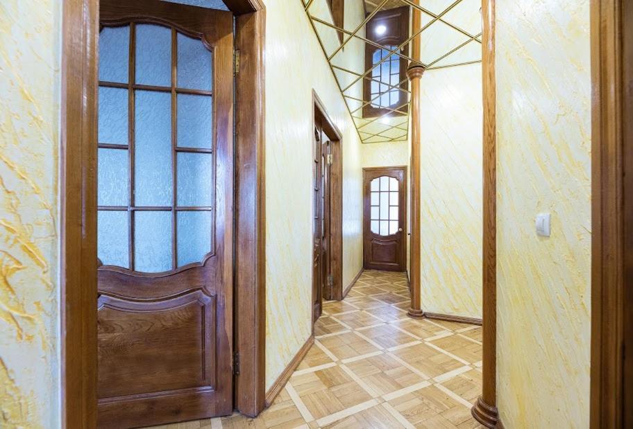 911 Apartments Antonovichа Kiev Eksteriør bilde