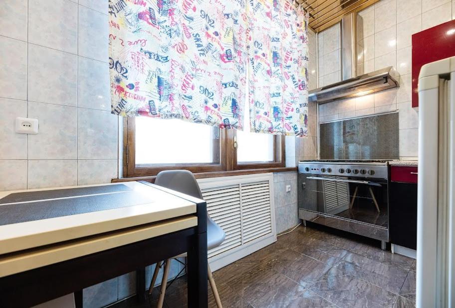 911 Apartments Antonovichа Kiev Eksteriør bilde