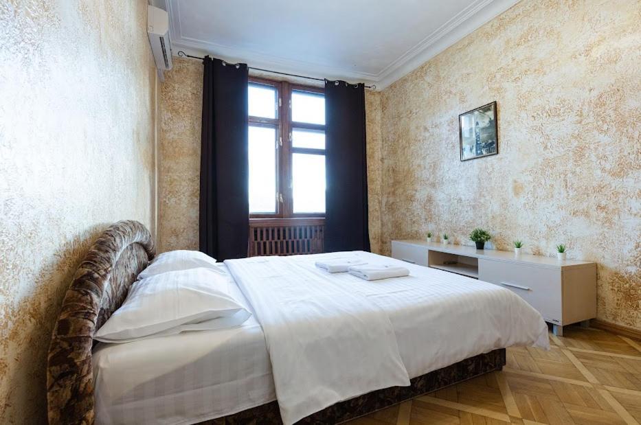 911 Apartments Antonovichа Kiev Eksteriør bilde