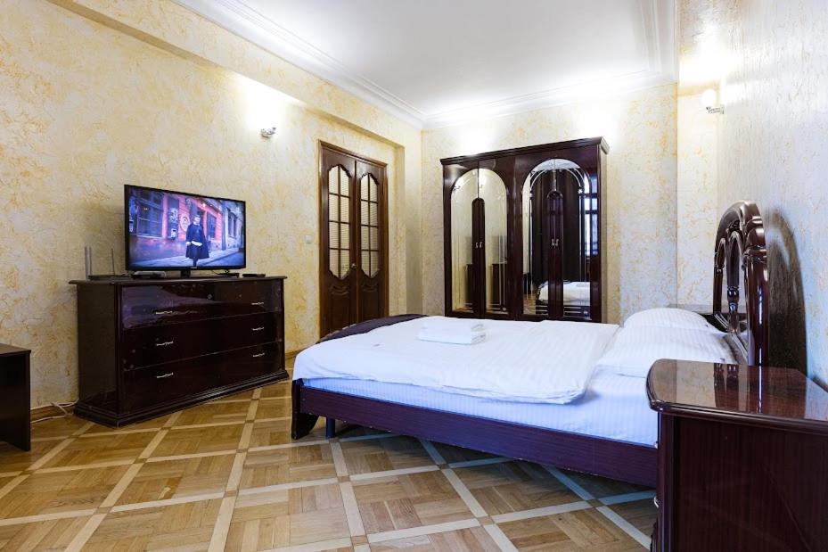 911 Apartments Antonovichа Kiev Eksteriør bilde