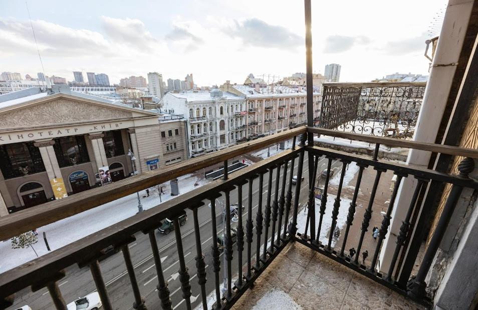 911 Apartments Antonovichа Kiev Eksteriør bilde