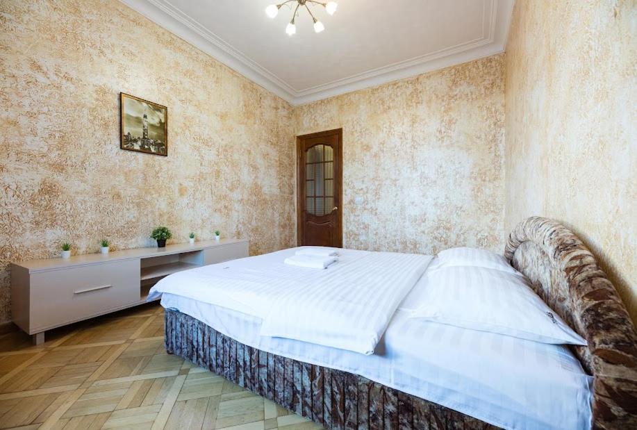911 Apartments Antonovichа Kiev Eksteriør bilde