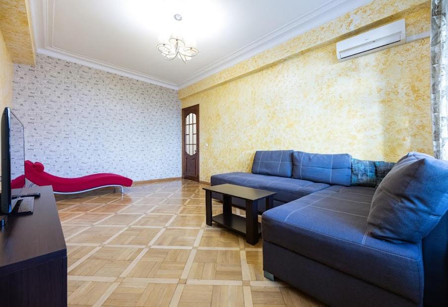 911 Apartments Antonovichа Kiev Eksteriør bilde