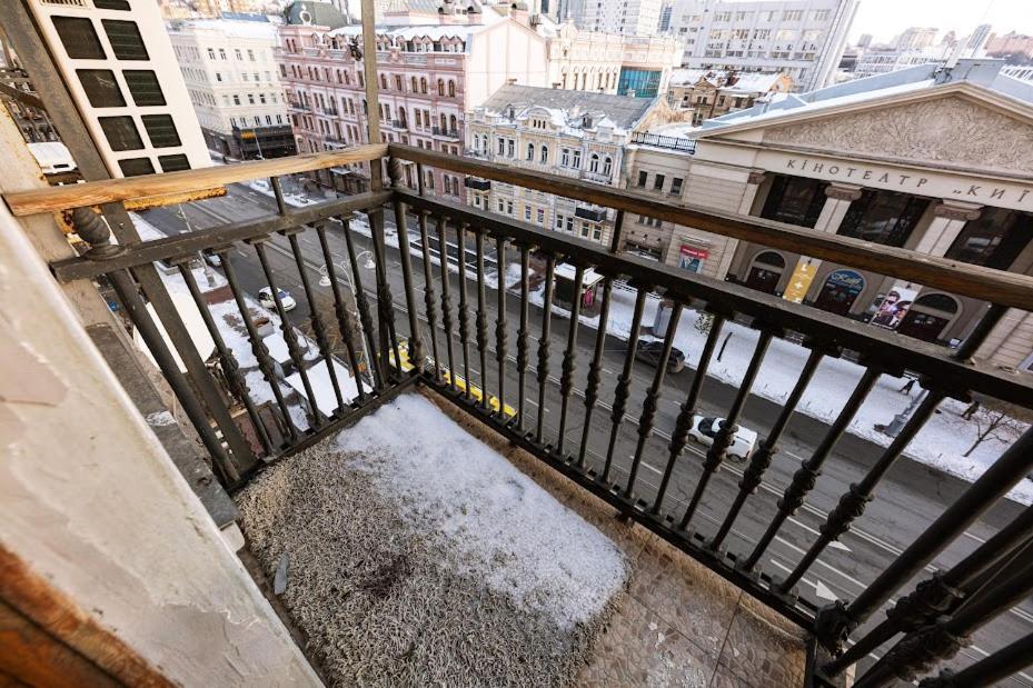 911 Apartments Antonovichа Kiev Eksteriør bilde